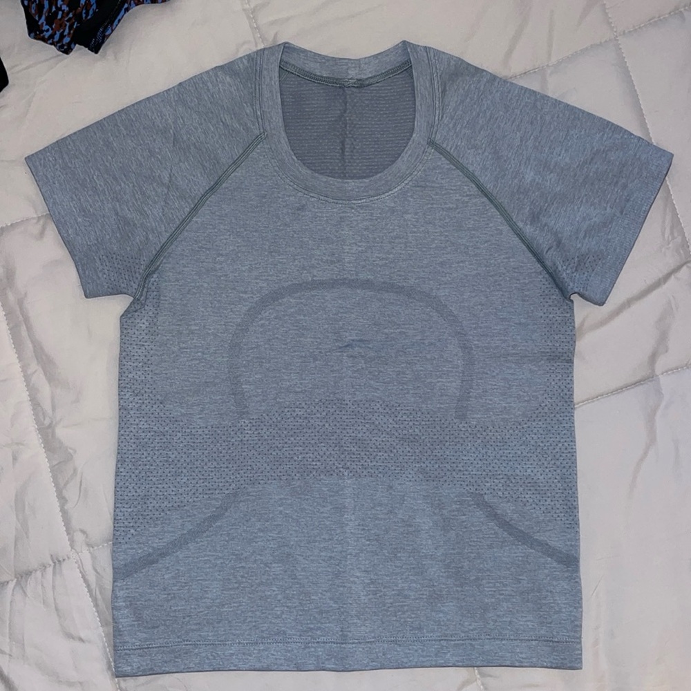 Lululemon Swiftly Tech 2.0 race length short sleeve